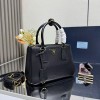 프라다 갤러리아 스몰 사피아노 레더 토트백1BA896-2848