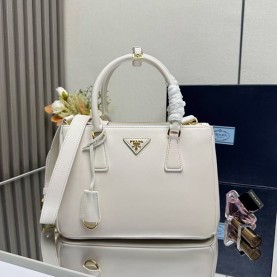 프라다 갤러리아 미디움 사피아노 레더 토트백1BA863-2849