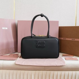 미우미우 보 미디엄 가죽 탑 핸들 백 블랙 5BB172-3005